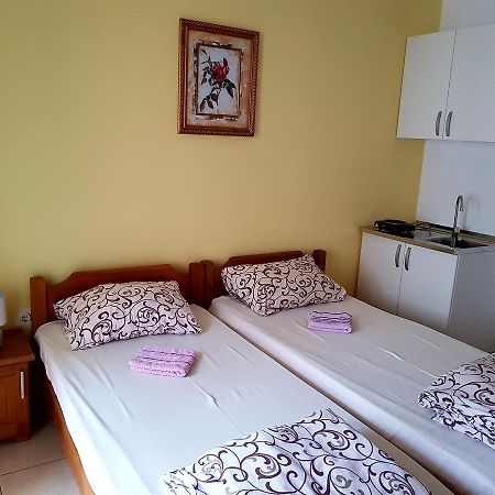 Guesthouse Sun Hostel Budva Bagian luar foto