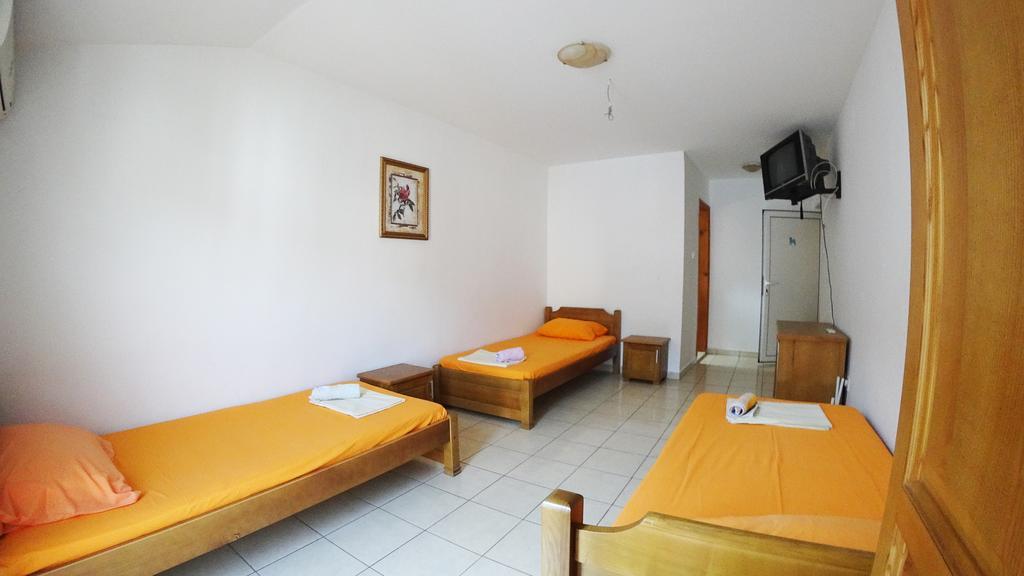 Guesthouse Sun Hostel Budva Bagian luar foto