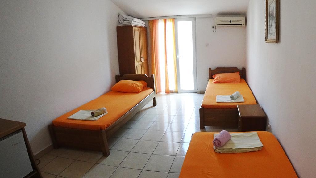 Guesthouse Sun Hostel Budva Bagian luar foto