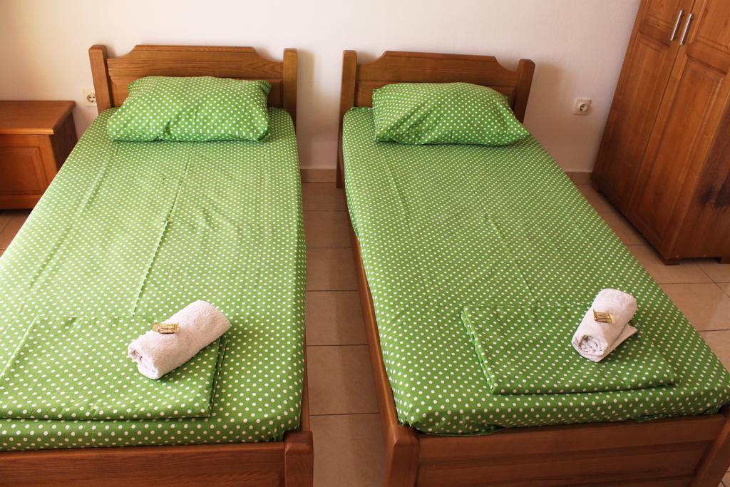 Guesthouse Sun Hostel Budva Bagian luar foto