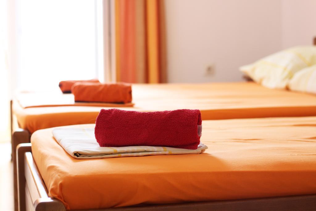 Guesthouse Sun Hostel Budva Bagian luar foto