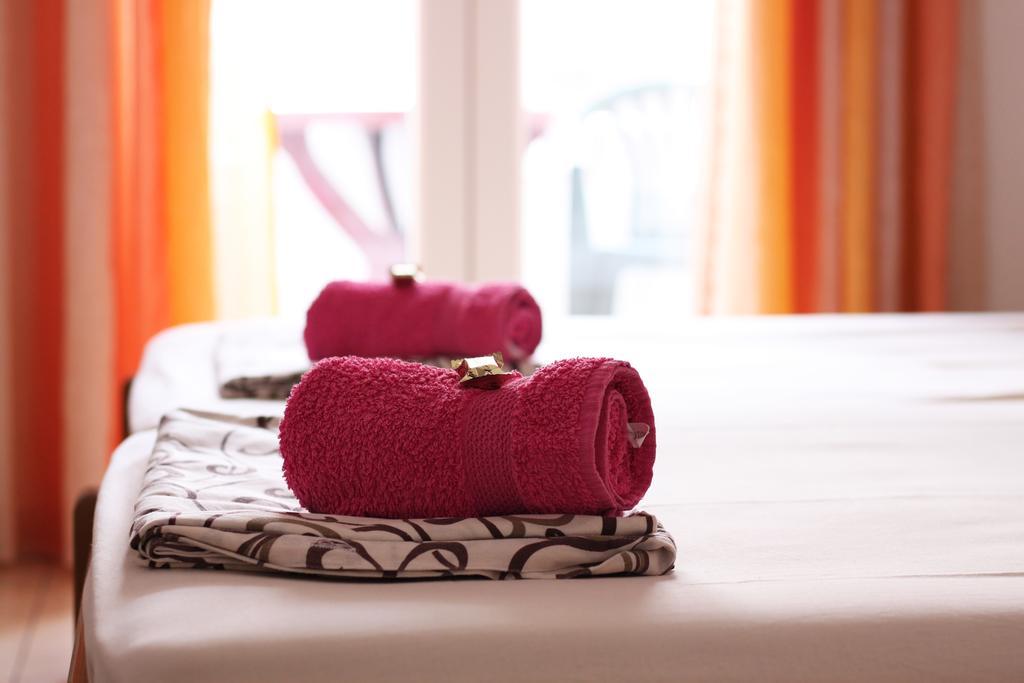 Guesthouse Sun Hostel Budva Bagian luar foto