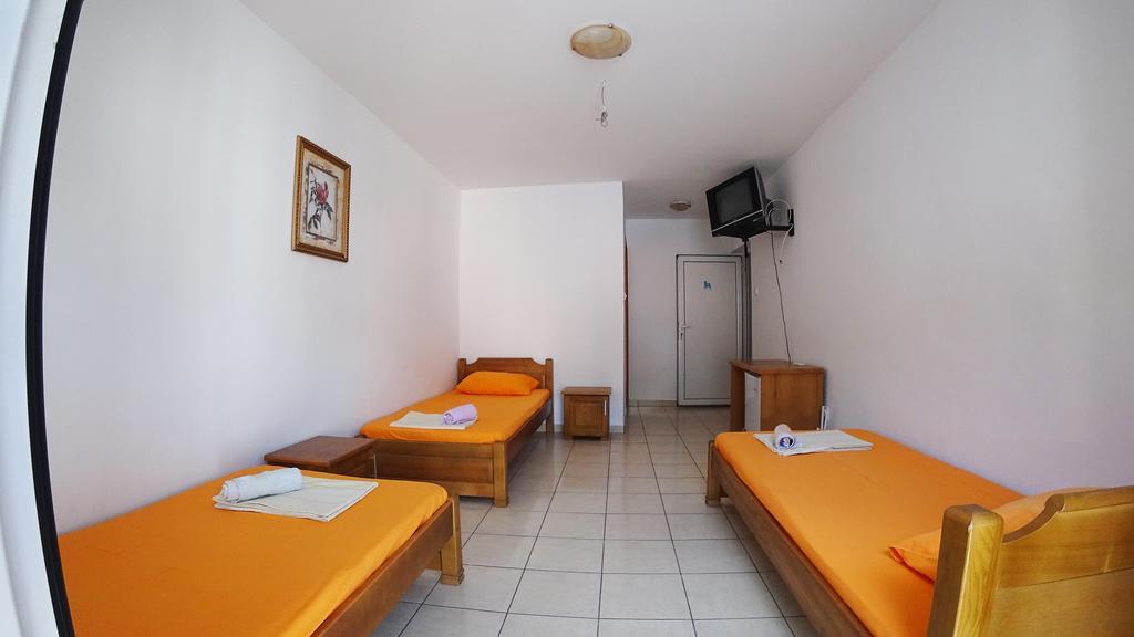 Guesthouse Sun Hostel Budva Bagian luar foto