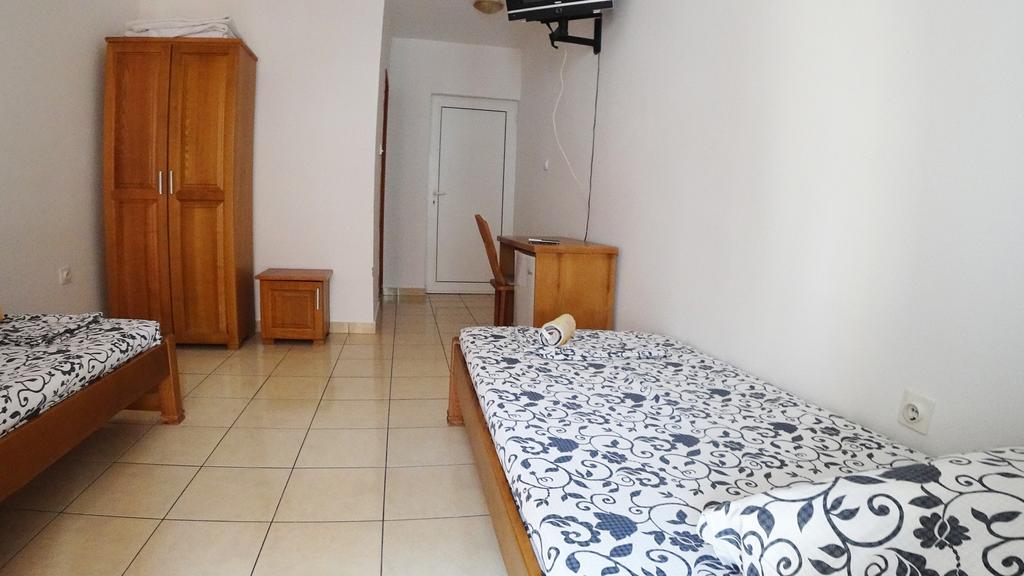 Guesthouse Sun Hostel Budva Bagian luar foto