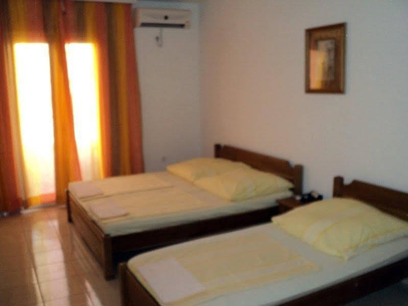 Guesthouse Sun Hostel Budva Bagian luar foto