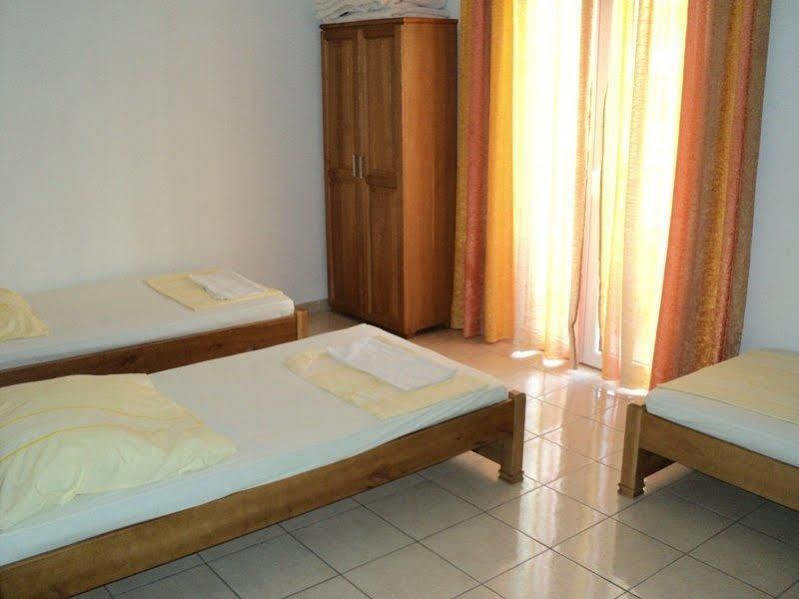 Guesthouse Sun Hostel Budva Bagian luar foto