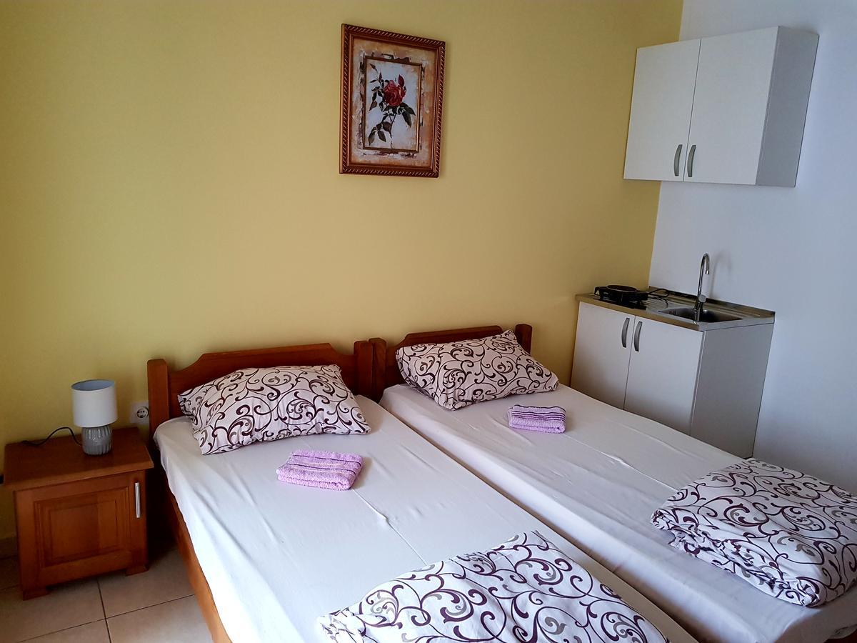 Guesthouse Sun Hostel Budva Bagian luar foto