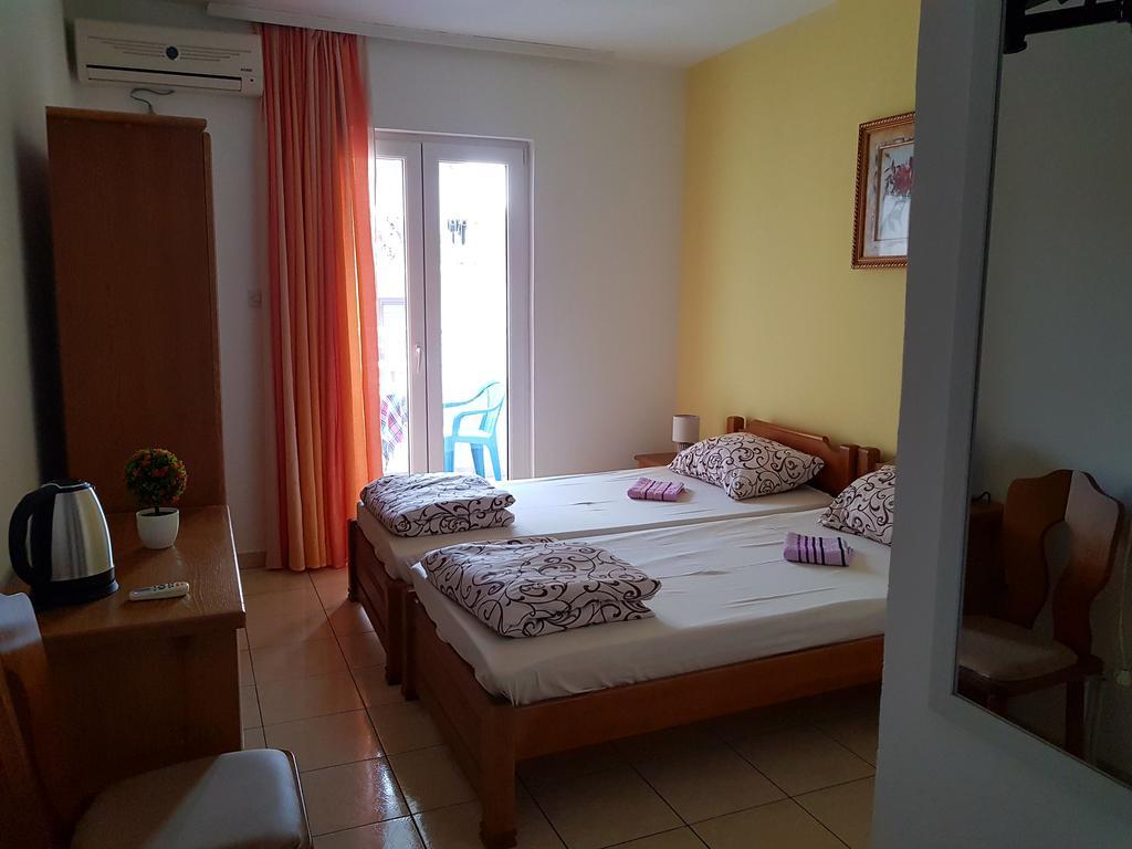 Guesthouse Sun Hostel Budva Bagian luar foto